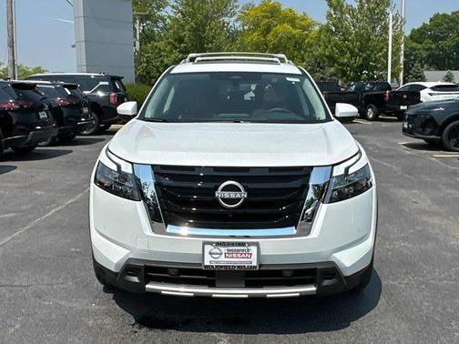 2025 Nissan Pathfinder Platinum