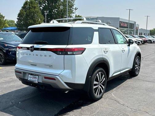 2025 Nissan Pathfinder Platinum
