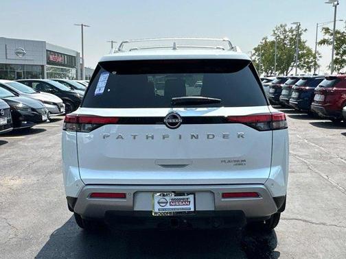 2025 Nissan Pathfinder Platinum