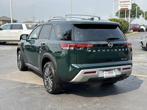 2025 Nissan Pathfinder SL