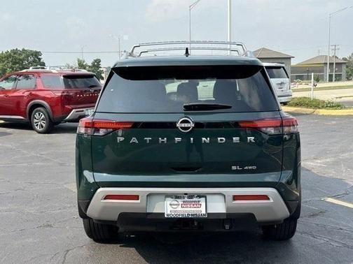 2025 Nissan Pathfinder SL