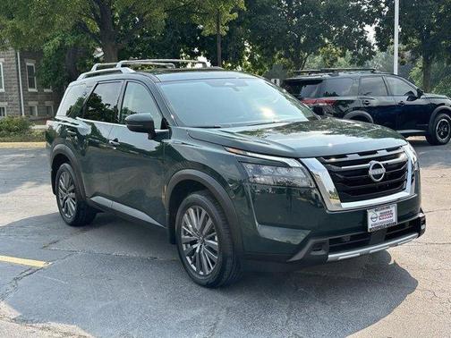 2025 Nissan Pathfinder SL