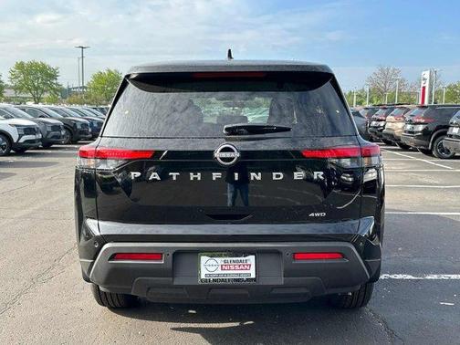 2025 Nissan Pathfinder S