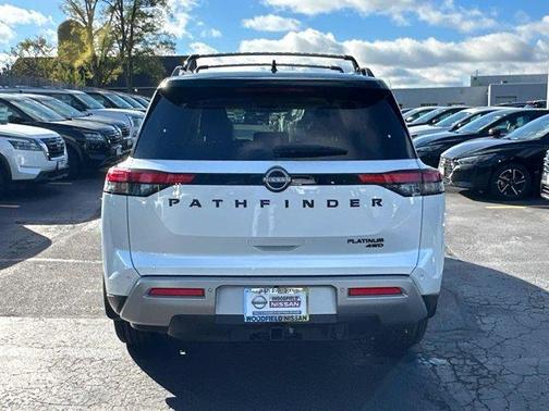 2025 Nissan Pathfinder Platinum