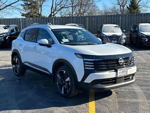 2025 Nissan Kicks SR