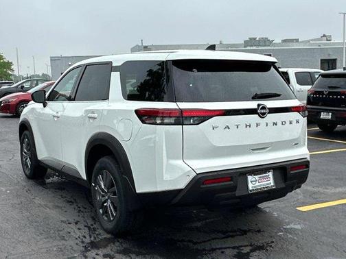2025 Nissan Pathfinder S