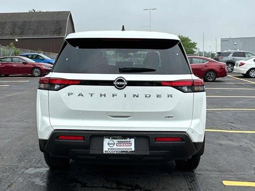 2025 Nissan Pathfinder S