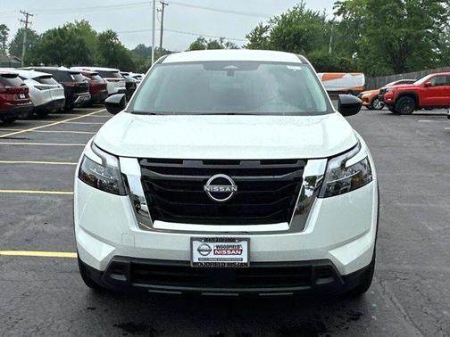2025 Nissan Pathfinder S