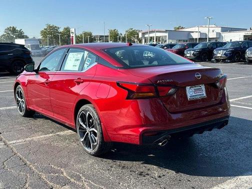2025 Nissan Altima SR