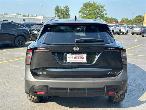 2025 Nissan Kicks SV
