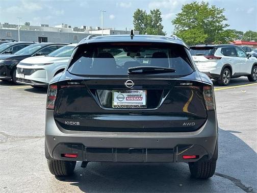 2025 Nissan Kicks SV