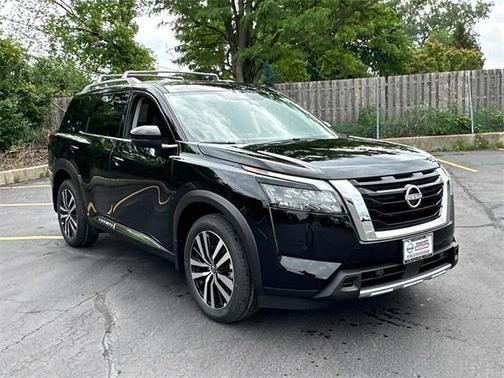 2025 Nissan Pathfinder Platinum