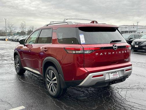 2025 Nissan Pathfinder Platinum