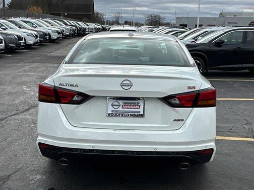 2025 Nissan Altima SR