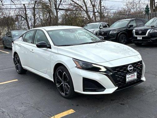 2025 Nissan Altima SR