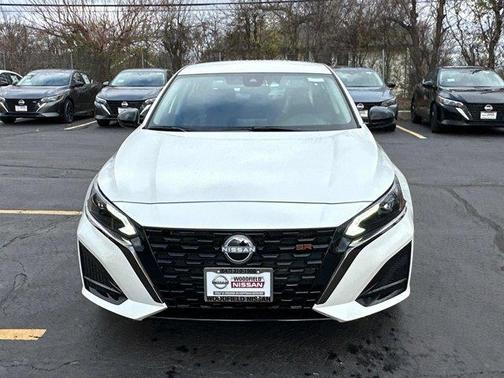 2025 Nissan Altima SR