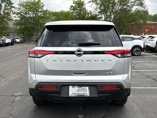 2025 Nissan Pathfinder S
