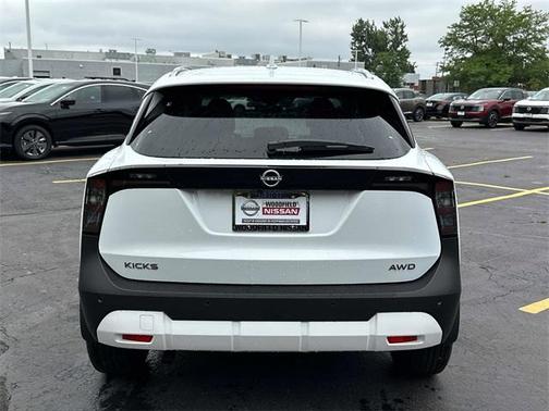 2025 Nissan Kicks SV