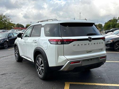 2025 Nissan Pathfinder Platinum