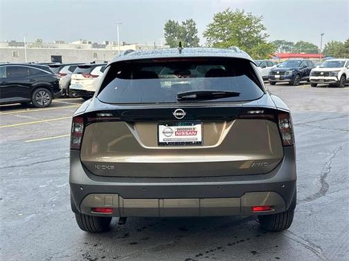 2025 Nissan Kicks SV