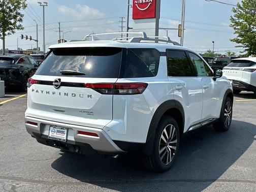 2025 Nissan Pathfinder Platinum