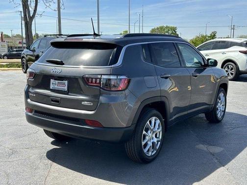 2022 Jeep Compass Latitude Lux