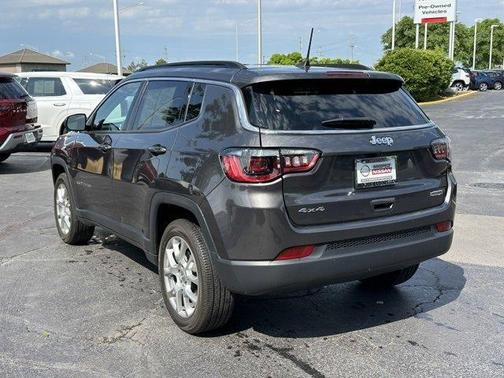 2022 Jeep Compass Latitude Lux