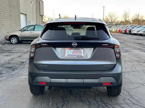 2025 Nissan Kicks SV