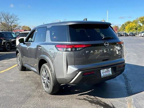 2025 Nissan Pathfinder S