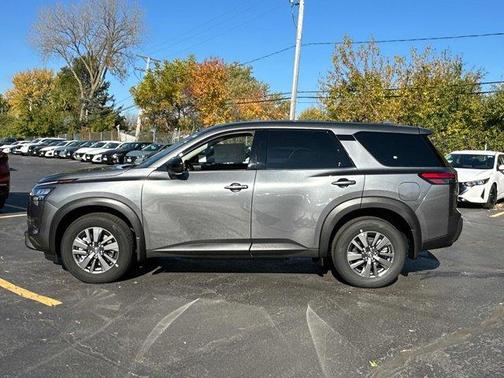 2025 Nissan Pathfinder S