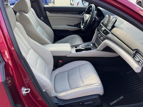 2022 Honda Accord Hybrid Touring