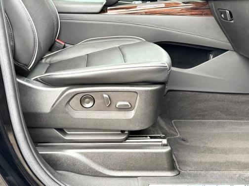 2022 Cadillac Escalade ESV Premium Luxury