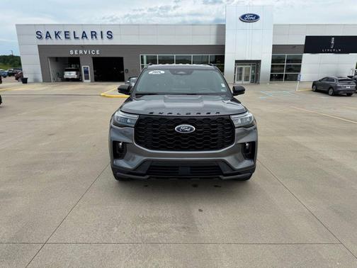 Gray Metallic 2025 Ford Explorer ST-Line