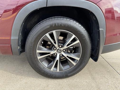 2018 Toyota Highlander LE