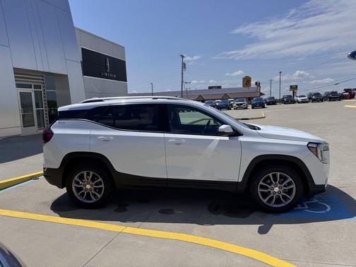 2024 GMC Terrain SLT