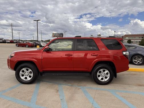 2024 Toyota 4Runner SR5