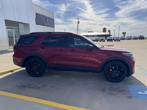 2022 Ford Explorer ST