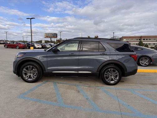 2025 Ford Explorer Active
