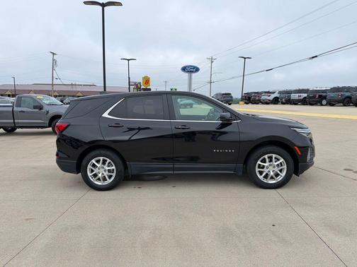 Mosaic Black Metallic 2024 Chevrolet Equinox 1LT