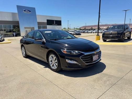 Mosaic Black Metallic 2025 Chevrolet Malibu FWD 1LT