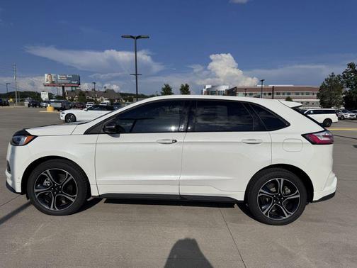 2020 Ford Edge ST