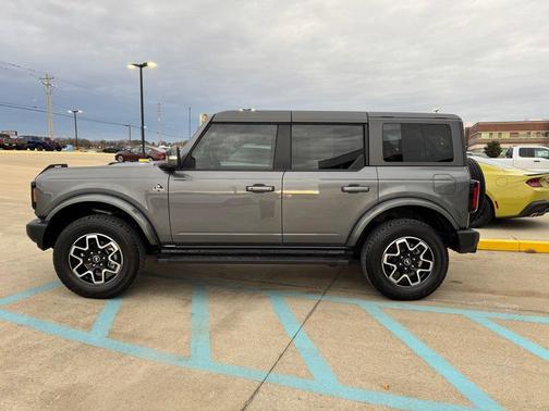 2024 Ford Bronco Outer Banks