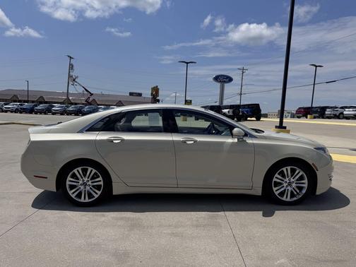 2016 Lincoln MKZ Base