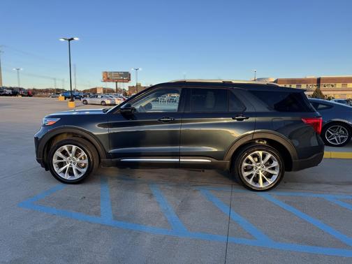 2022 Ford Explorer Platinum