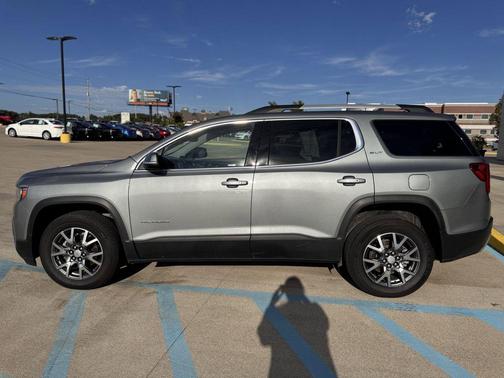 2023 GMC Acadia AWD SLT