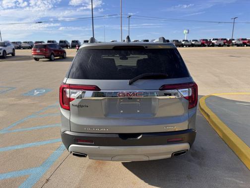 2023 GMC Acadia AWD SLT