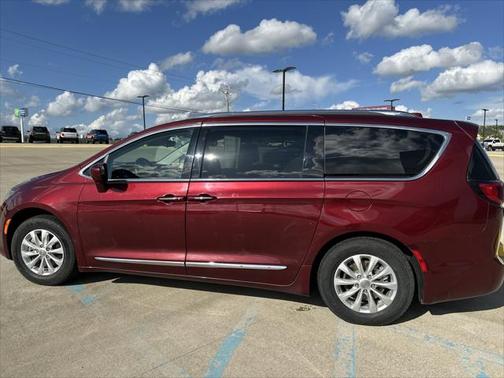 2018 Chrysler Pacifica Touring-L