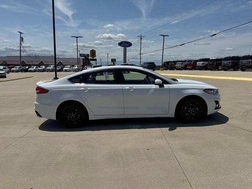 Oxford White 2019 Ford Fusion SE