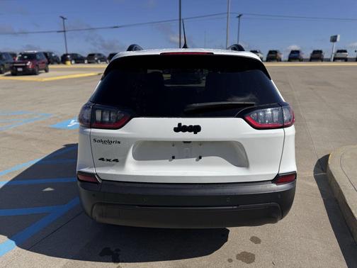 2023 Jeep Cherokee Altitude