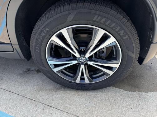 2020 Nissan Rogue SV